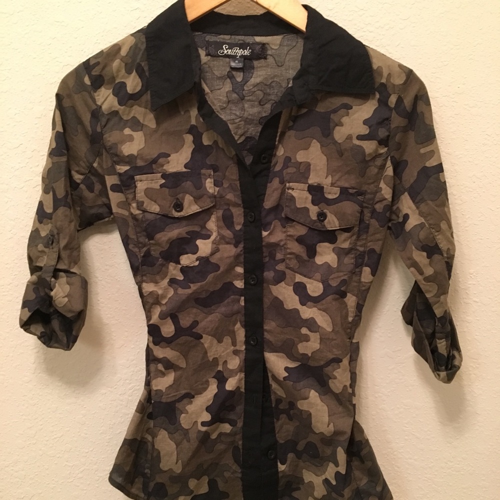 Camouflage black trim shirt